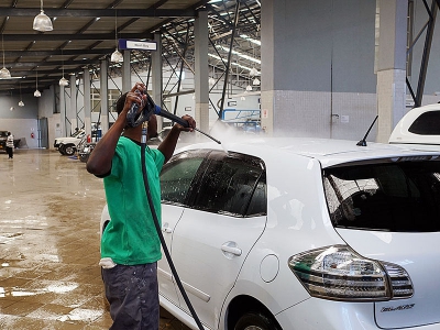 Spacious Wash bay to give the customer’s vehicle that factory sparkle